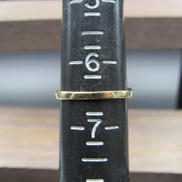 Size 6.5 10K Gold Genuine Diamond Baguettes Ring - Picture 5 of 7